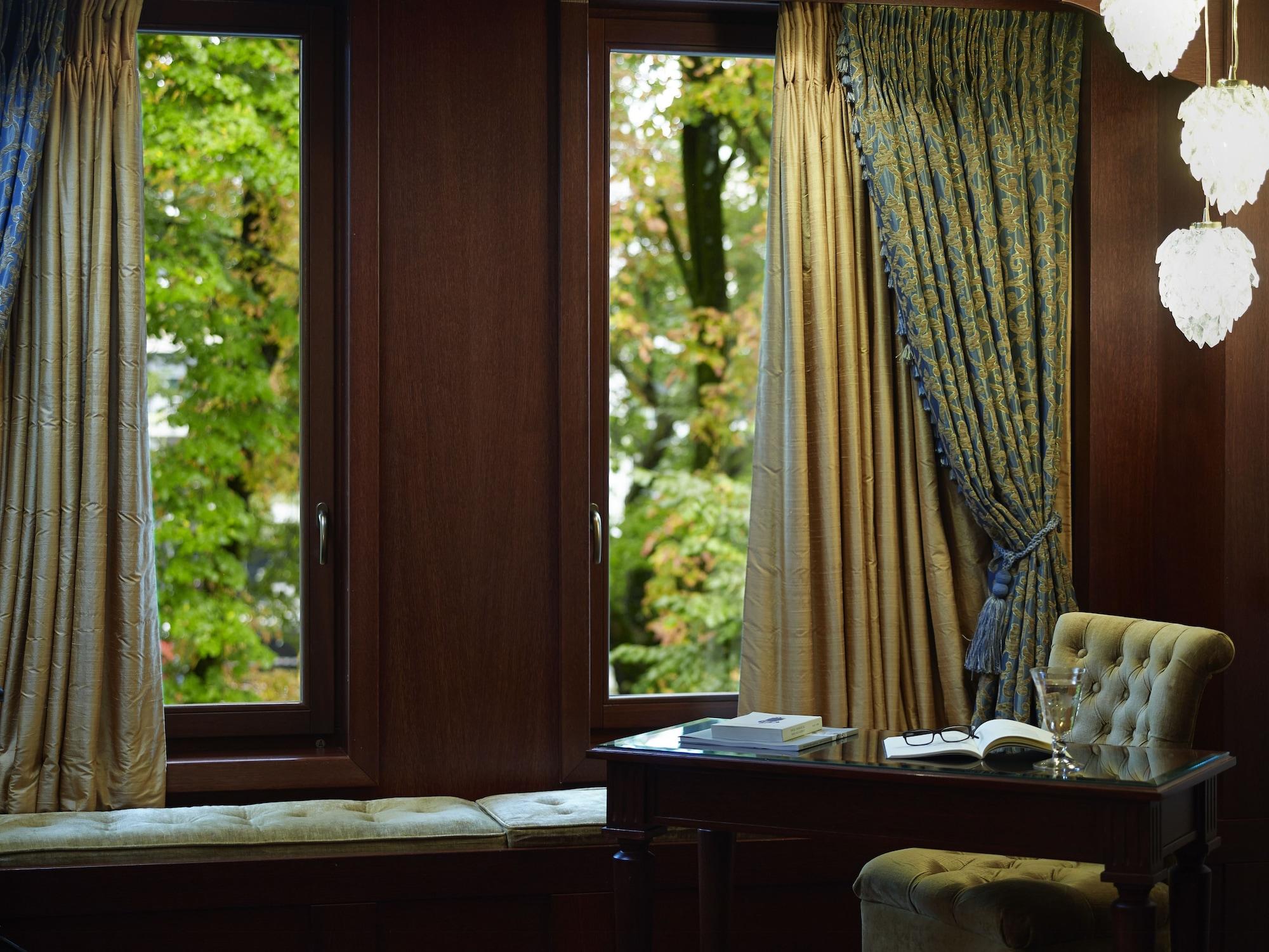 Grand Serai Congress And Spa Ioannina Exterior foto A room at the hotel