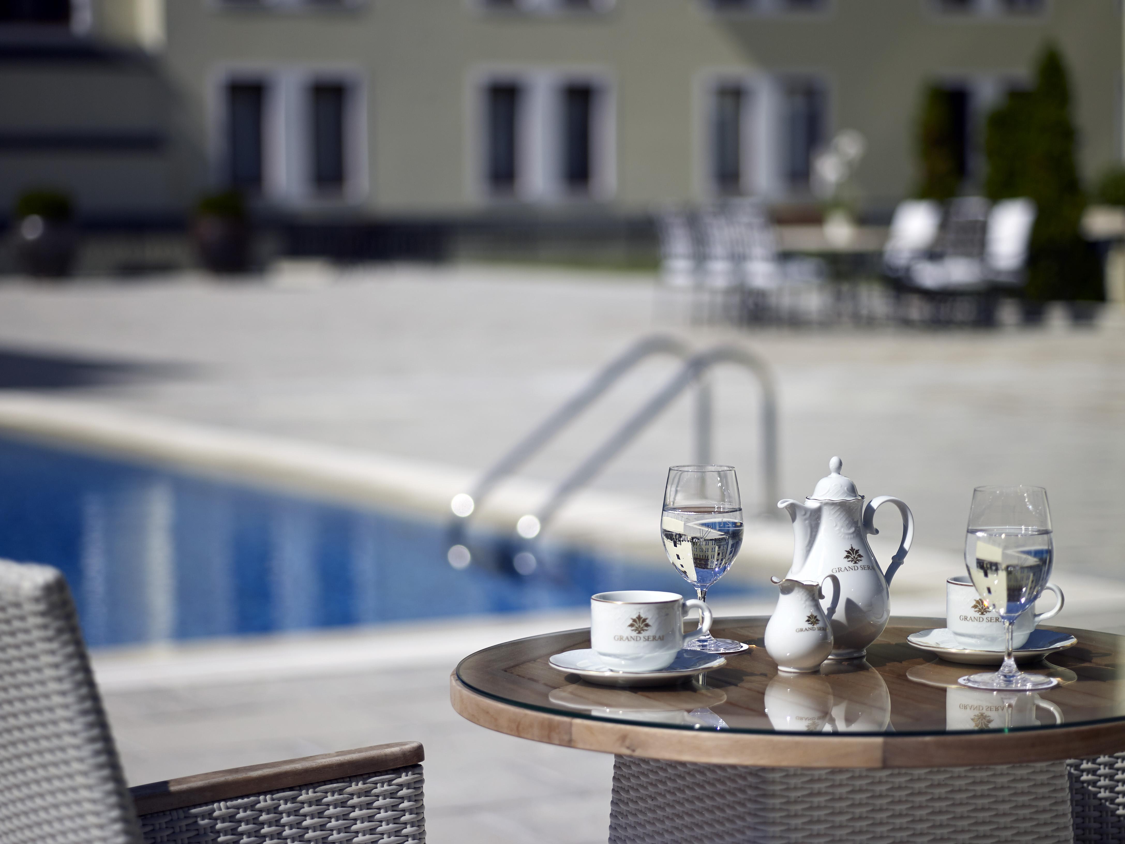 Grand Serai Congress And Spa Ioannina Exterior foto The swimming pool at the hotel