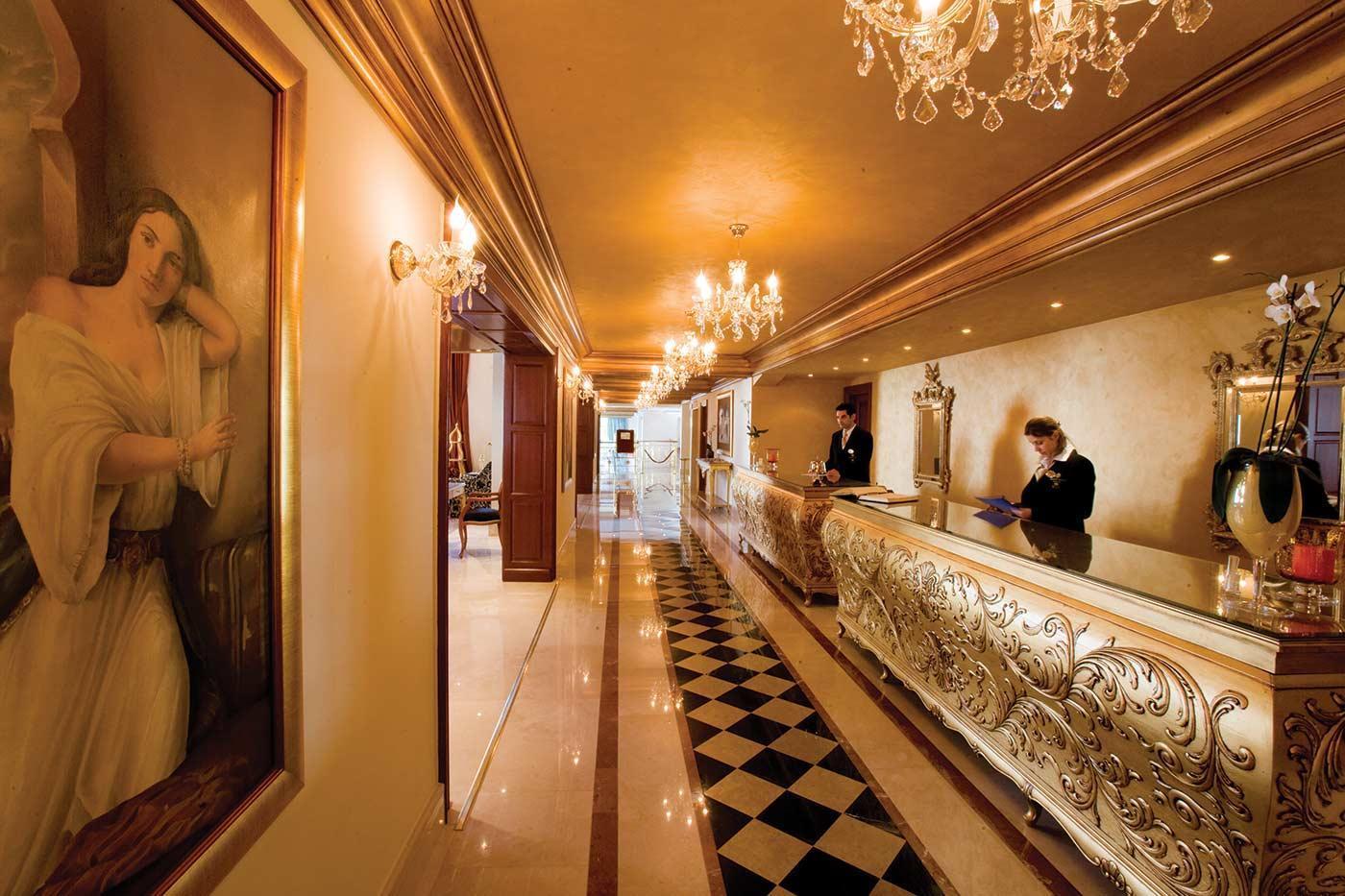 Grand Serai Congress And Spa Ioannina Exterior foto The lobby of the Taj Bengal