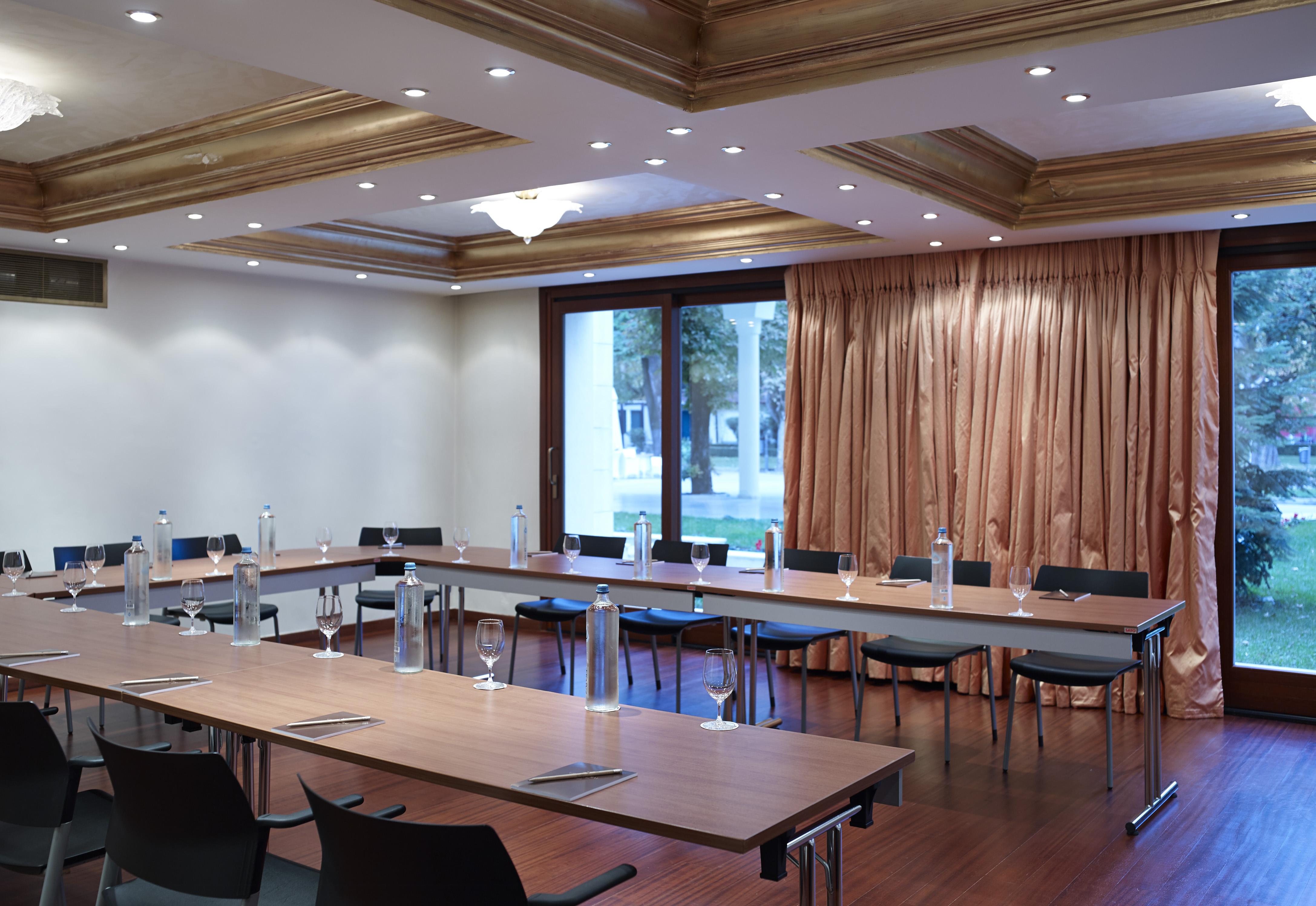 Grand Serai Congress And Spa Ioannina Exterior foto Meeting room